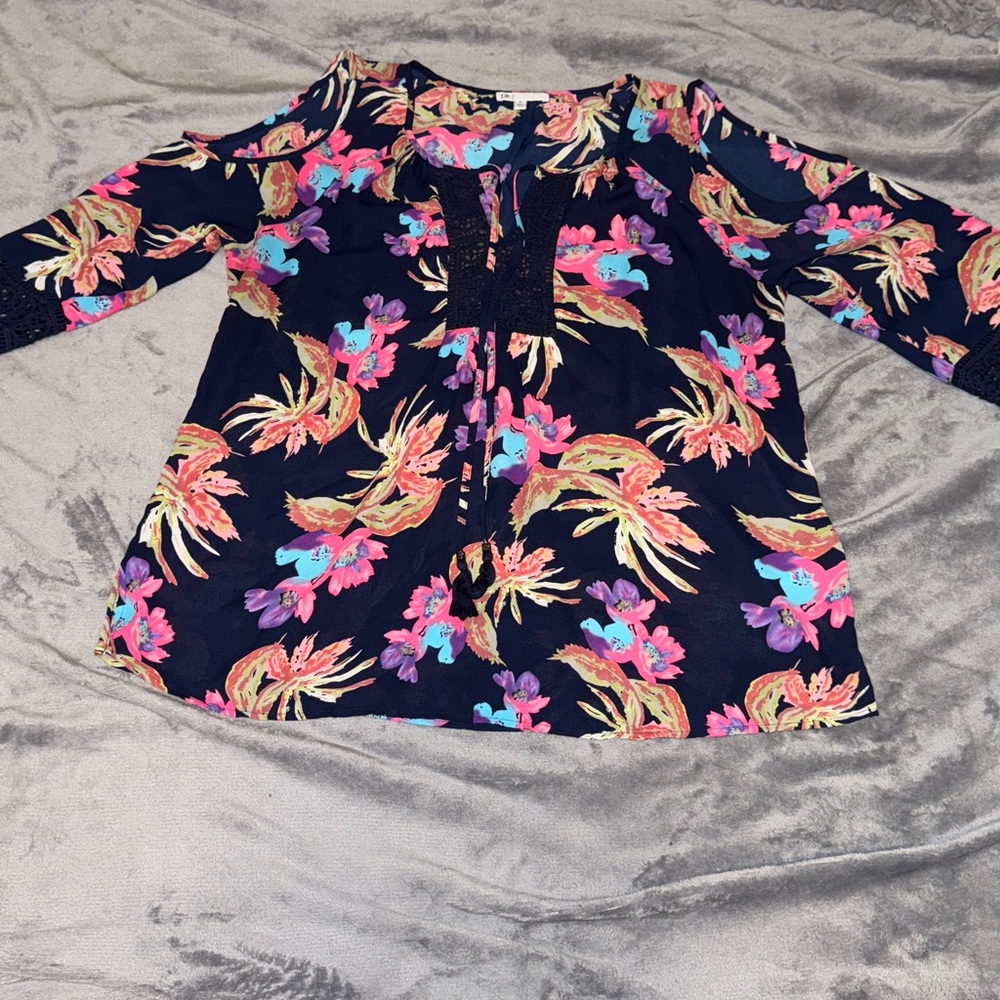 CUTEST shirt XL Navy Blue Floral - Picture 5 of 14